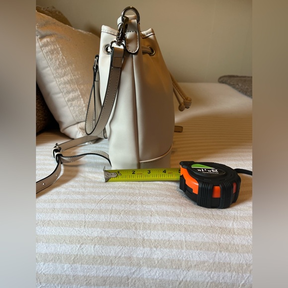 NEW WITH TAG | Guess Abbott Drawstring Closure Bucket Bag / Backpack - Picture 7 of 11